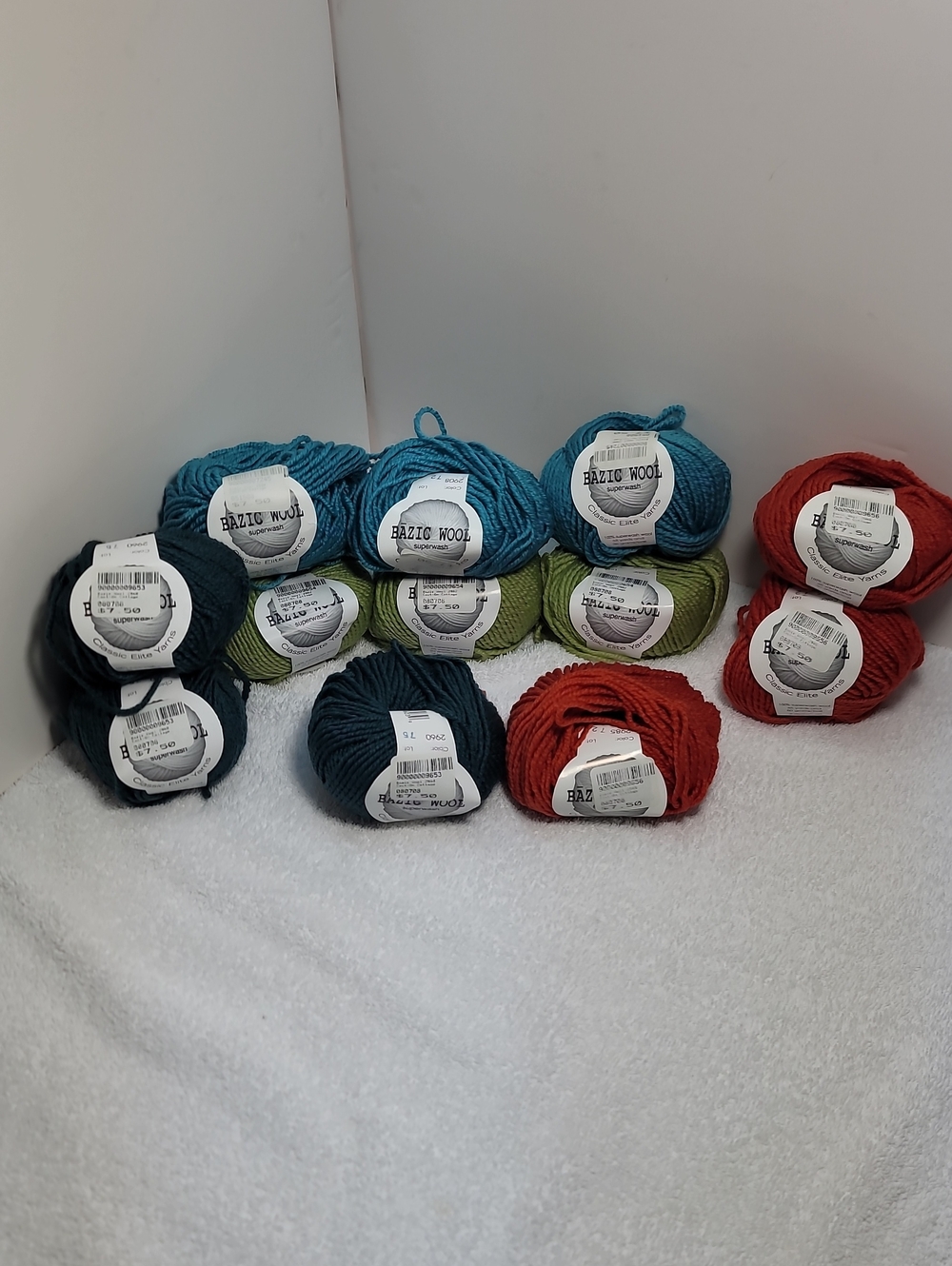 Bazic Wool Superwash - 12 Balls - NWT Multicolors